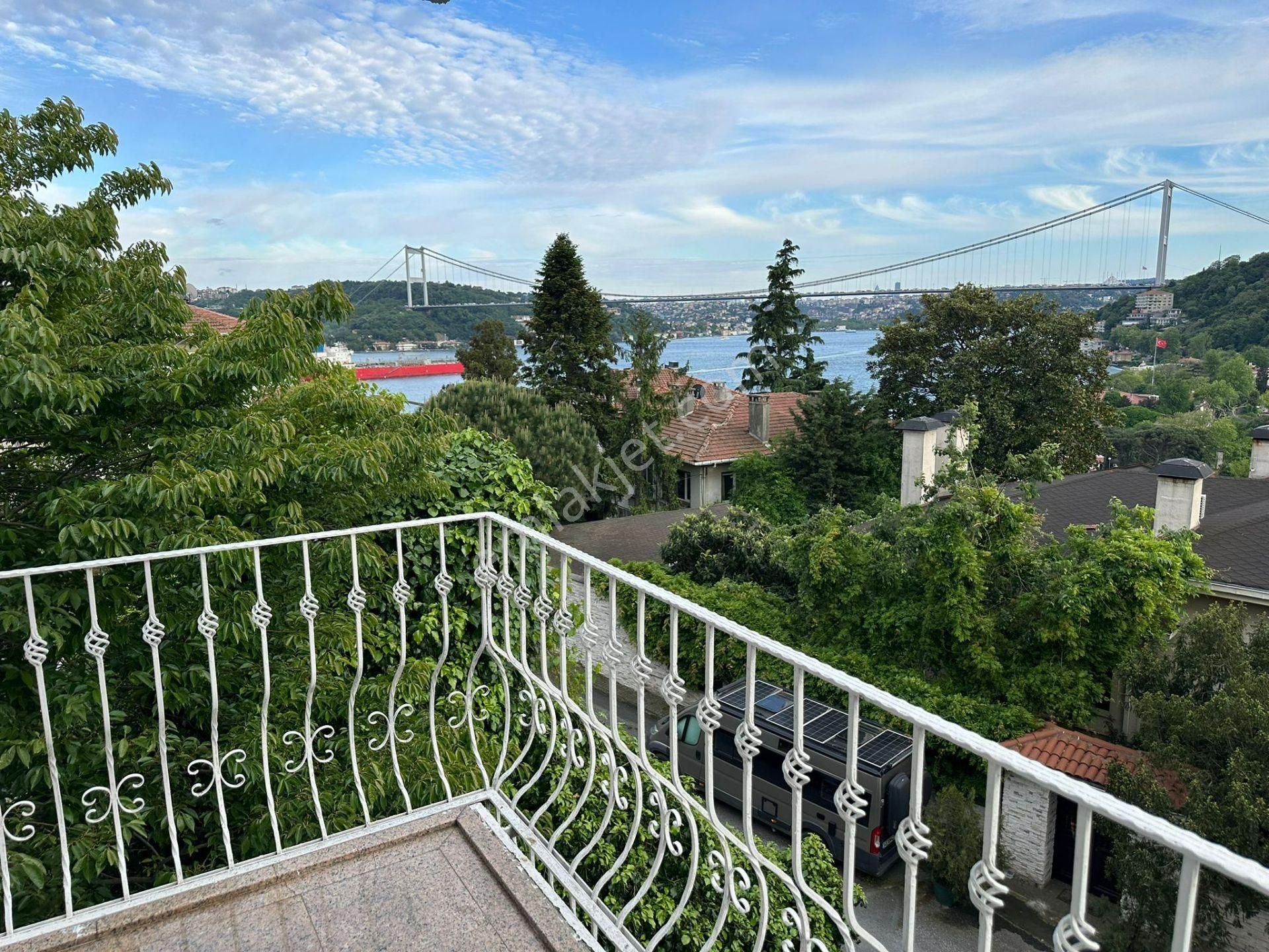 Emirgan'da, Boğaz Manzaralı 2+1 Daire