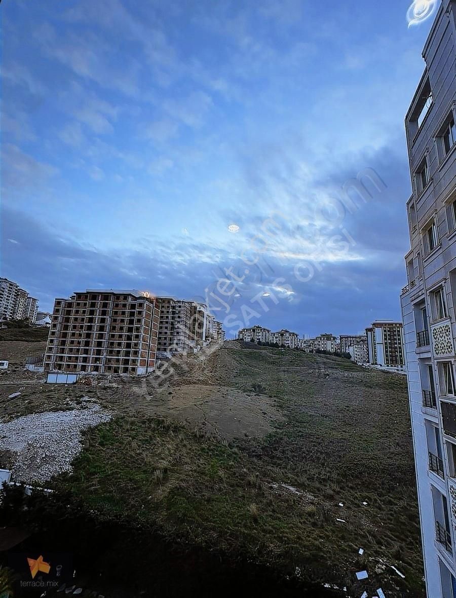 Site İçerisinde Ful Sıfır Eşyalı Kapalı Mutfak 2+1 Satılık Daire