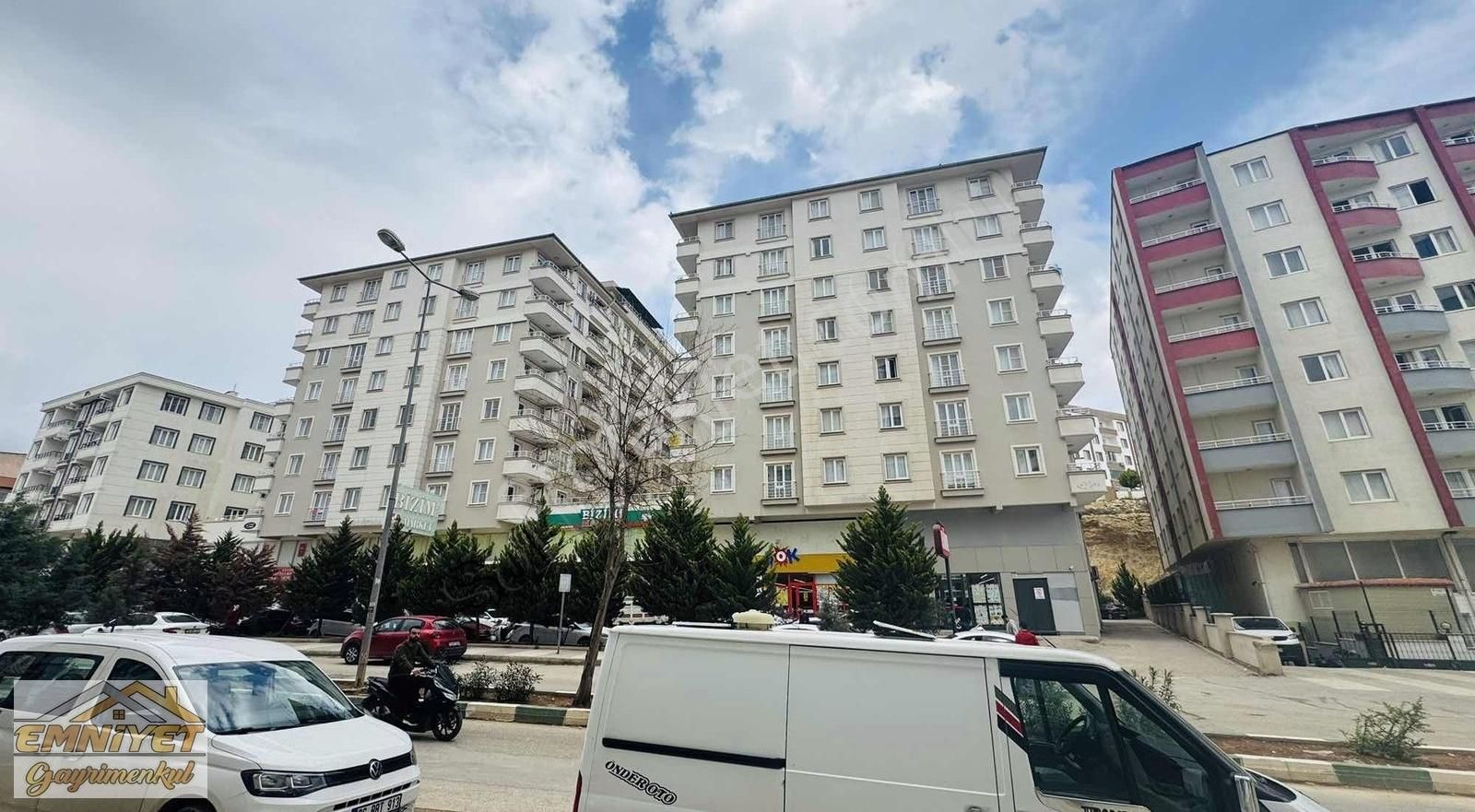 Kiralık Üniversite Yanında 2+1 Eşyalı Köşe Daire İkizler Rezidan