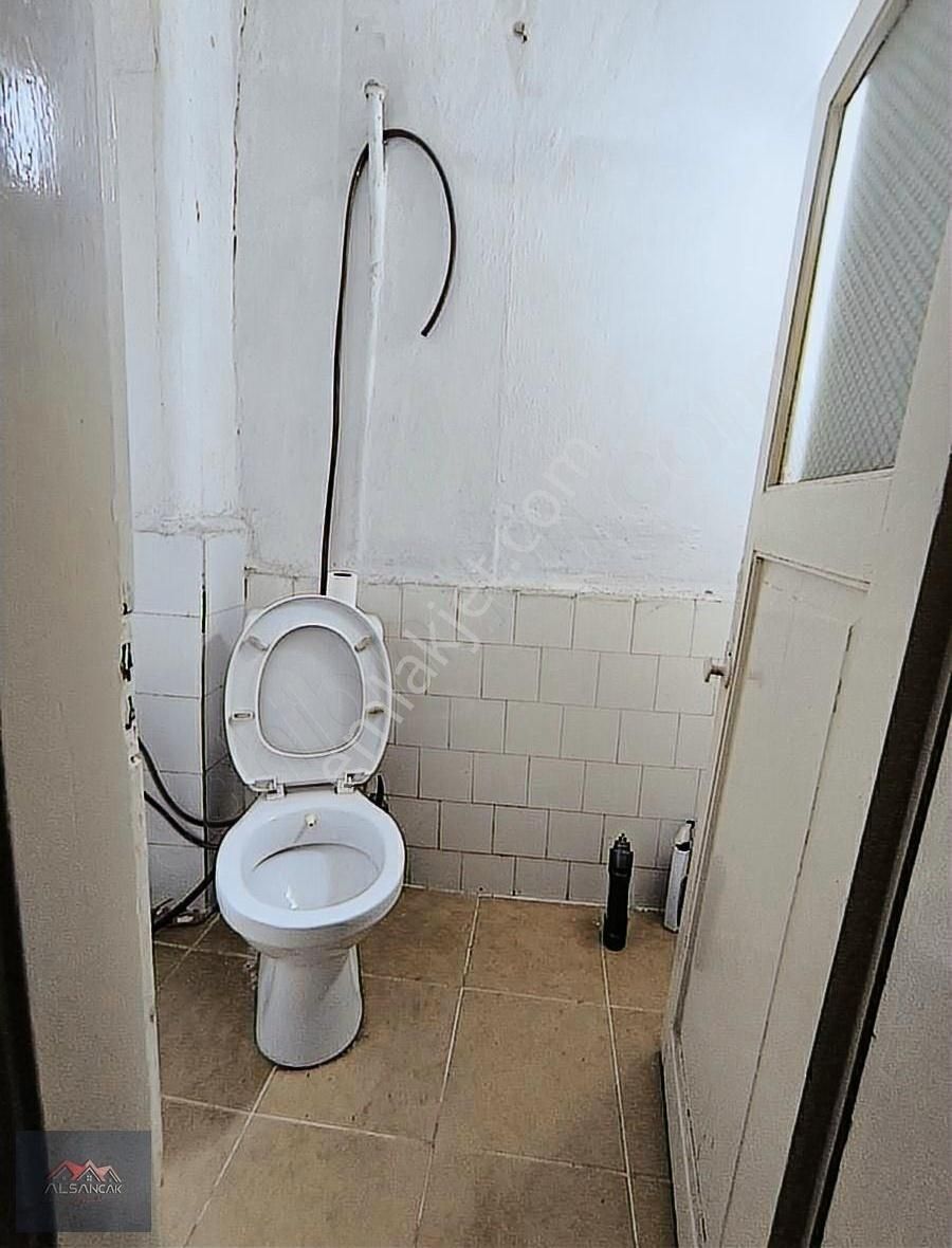 Meydan Kemerkaya Mahallesi'nde 2+1 Ofis