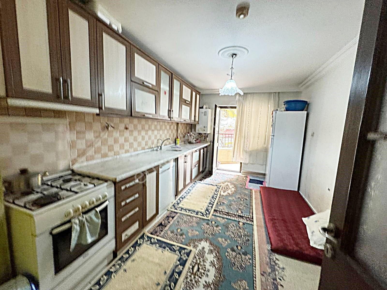 Keçiören Pınarbaşı Mah De 4+1 Zemin Katta Altı Daire Asansörlü Daire