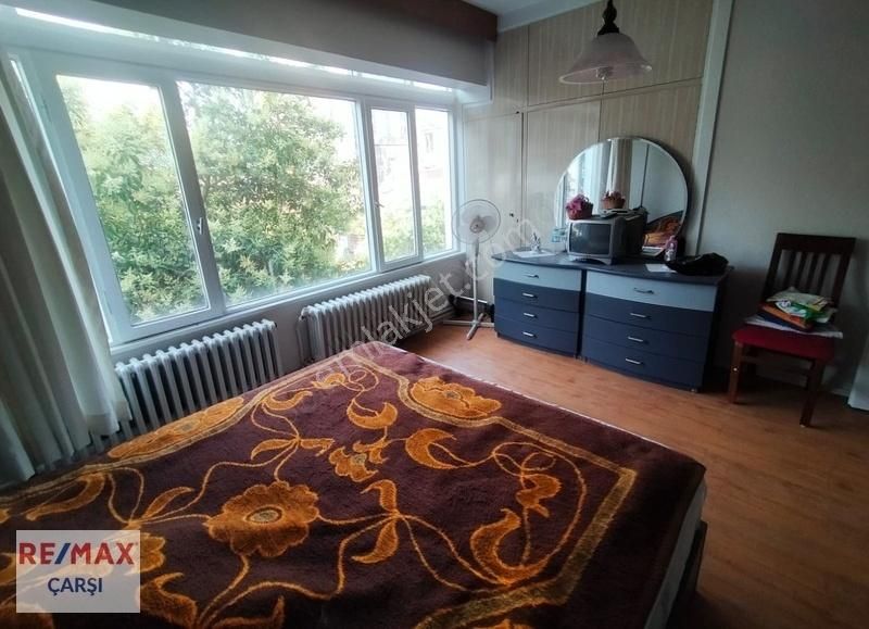 Gölcüğün Tam Ortasında Parkın Karşısında Eşyalı Kiralık Daire