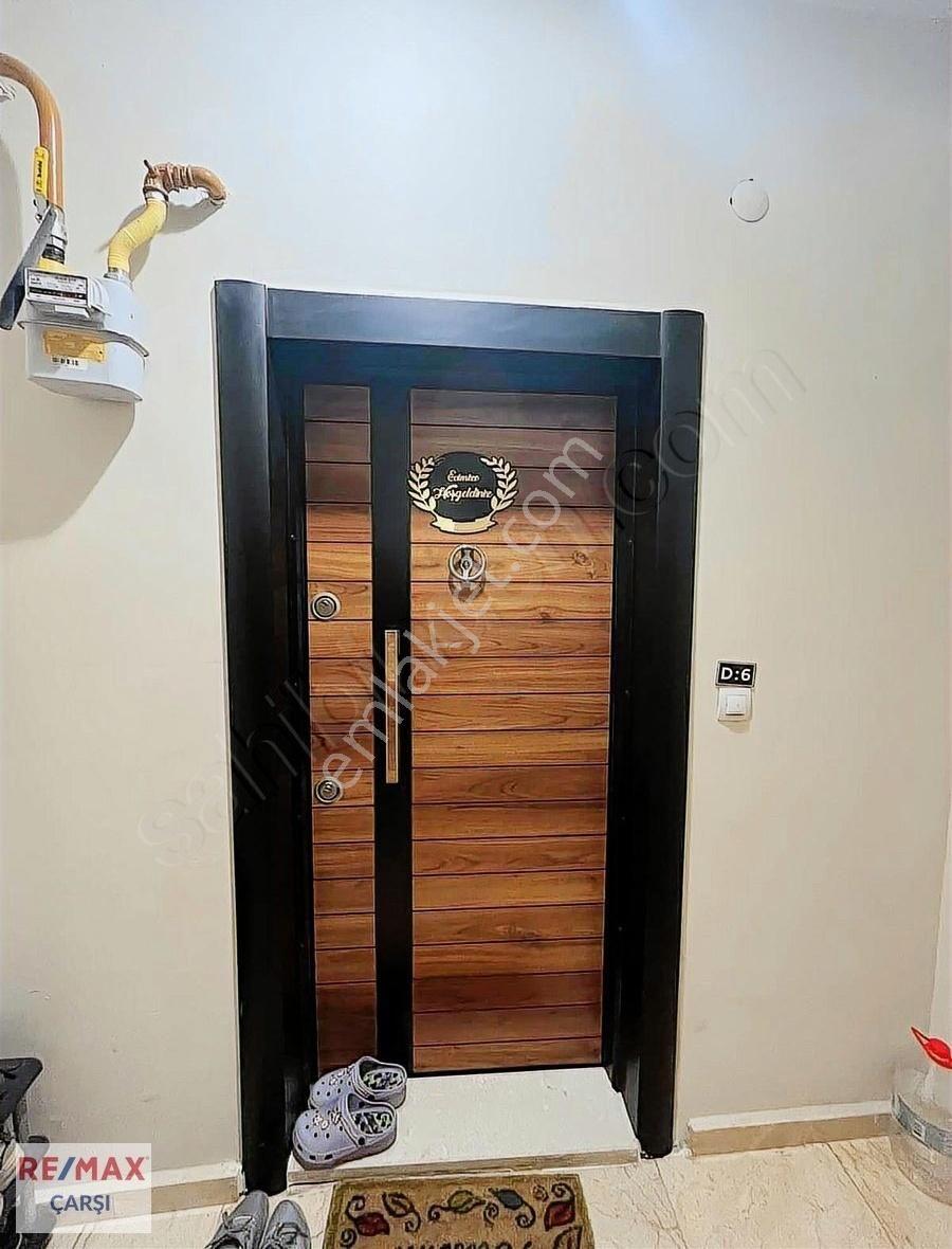 Remax Çarşı'dan Derince Fatih Sultan Mh Satılık 3+1 Arakat Daire