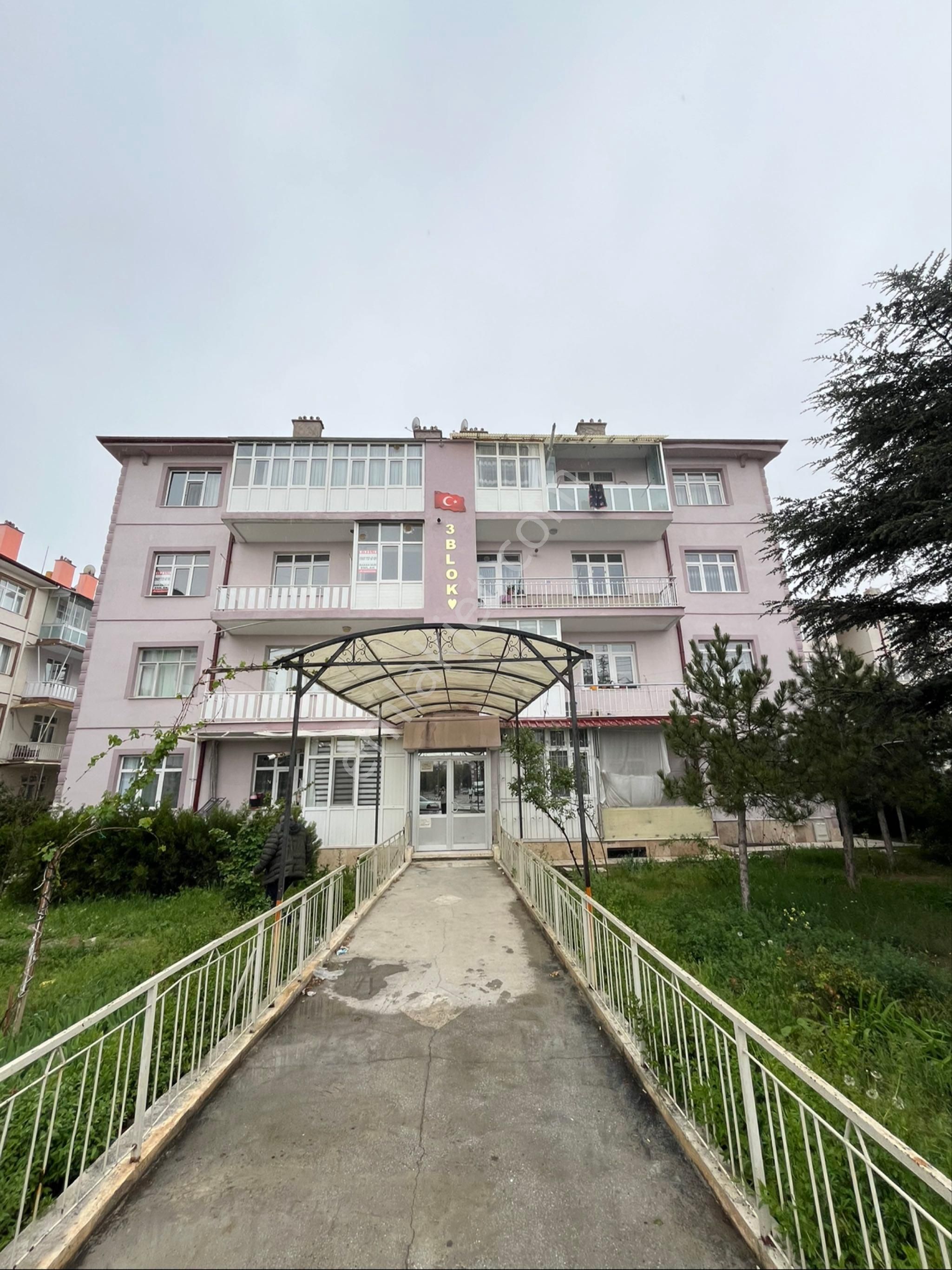 Melsa Başodadan Özalkent Sitelerinde 3+1 Temiz Daire