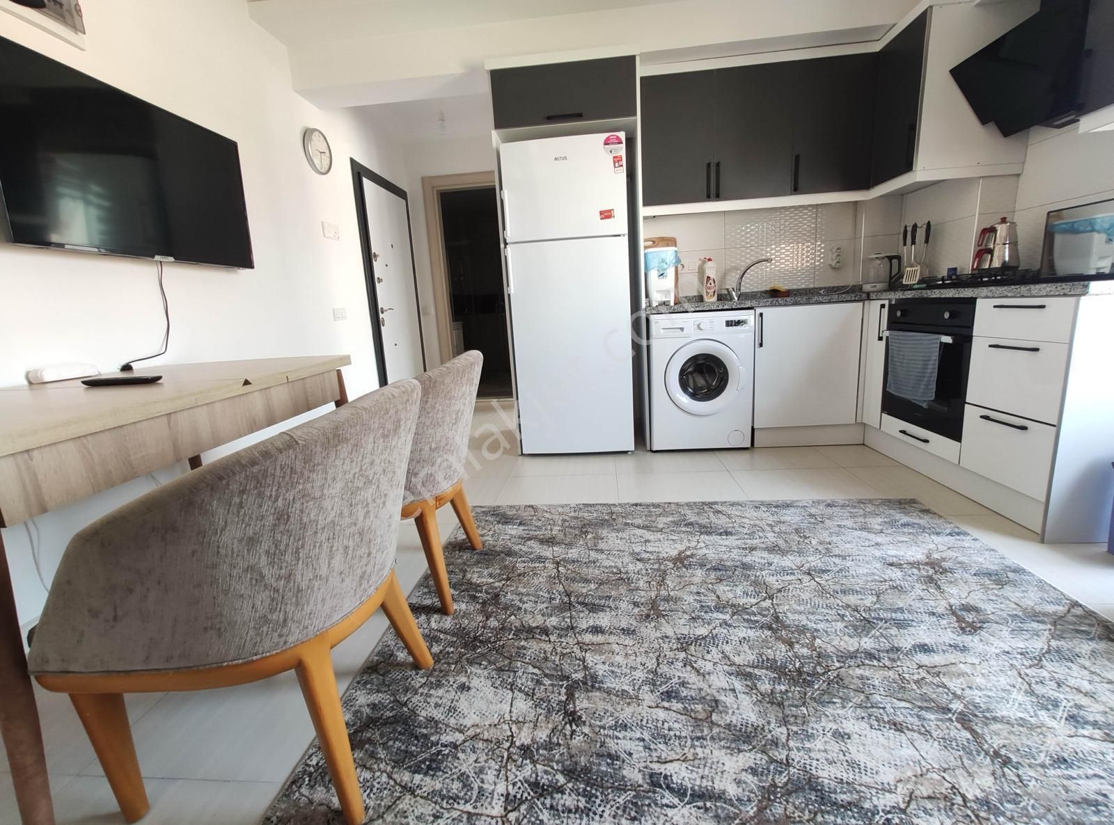 Dalaman'da Merkezi Konumda Eşyalı Satılık 2+1 Daire