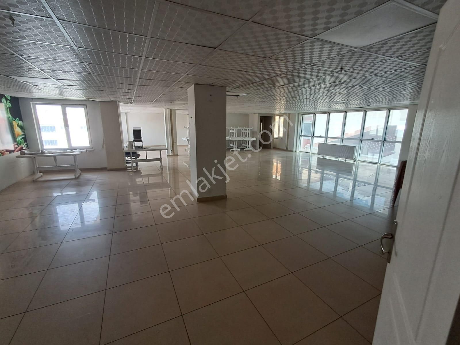 Ekşioğlu 'dan Tekirdağ Süleymanpaşa 100. Yıl Mahallesinde Plazada Kiralık İşhanı Katı