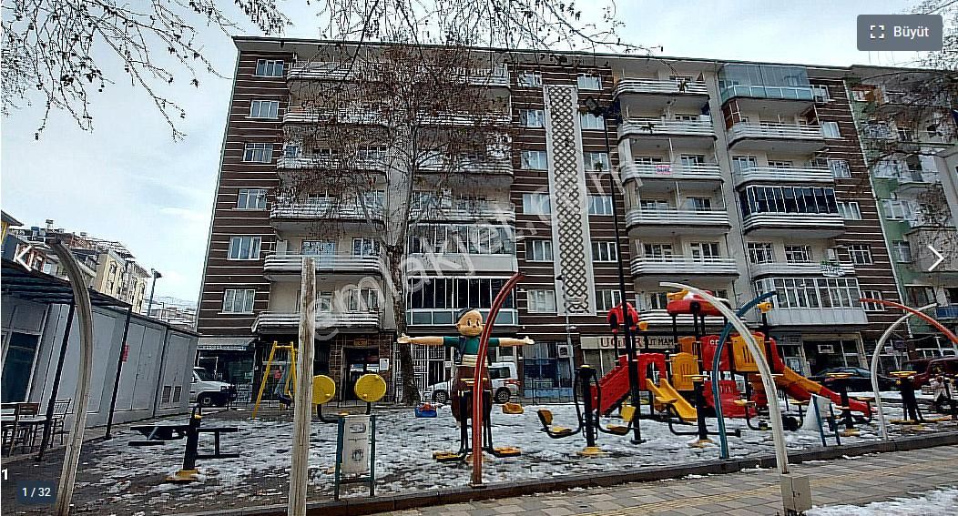 Değer'den Kernek Üçgenpark Bitişiği 2+1 Arakat Daire