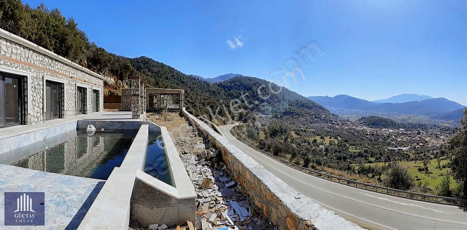 Üzümlü'de Özel Bir Konuma Sahip Satılık Villa - Görsel 16