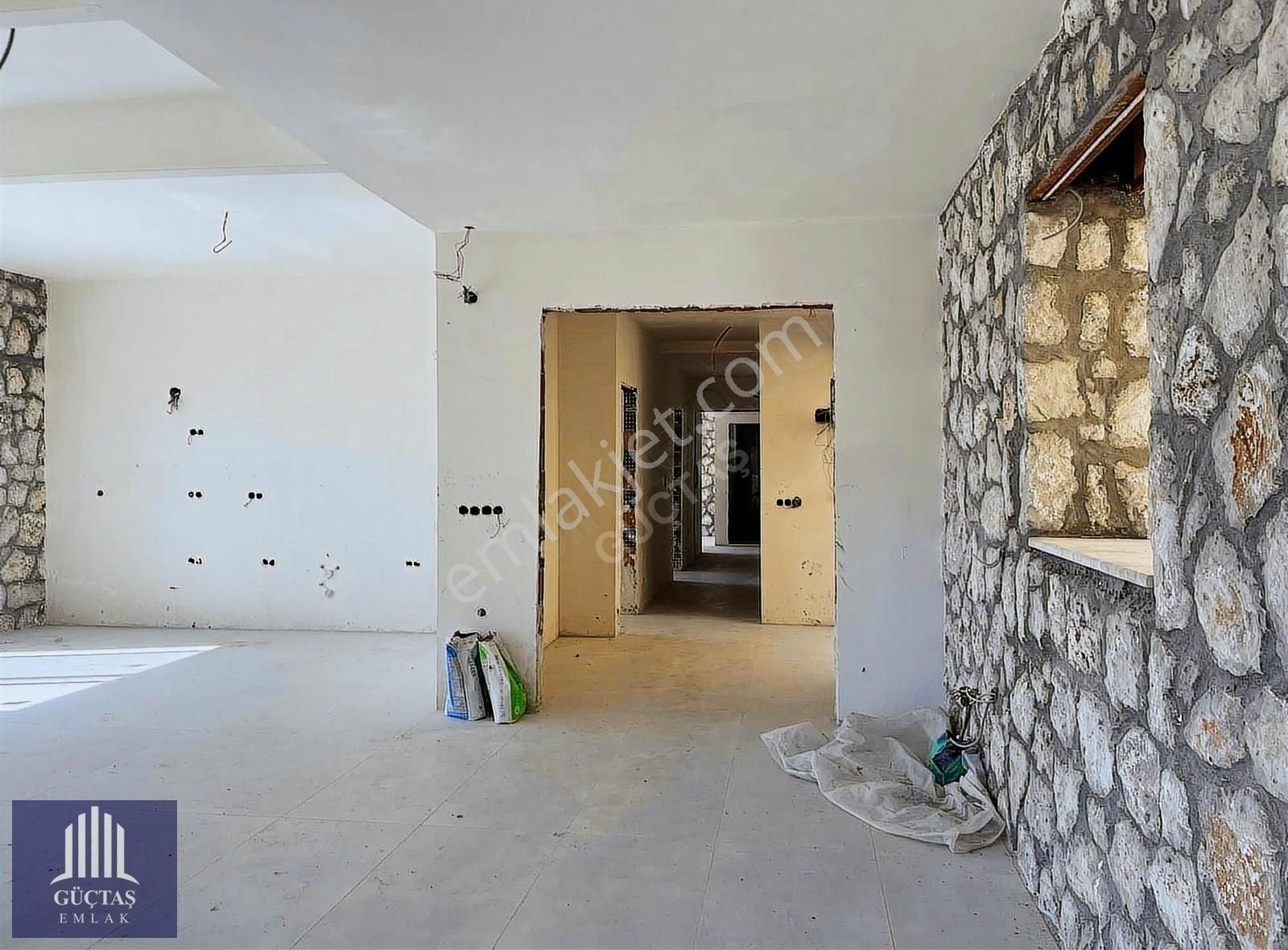 Üzümlü'de Özel Bir Konuma Sahip Satılık Villa - Görsel 18