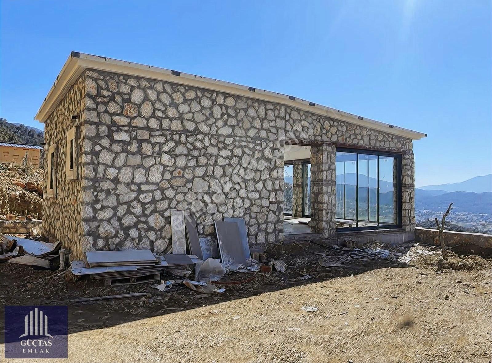 Üzümlü'de Özel Bir Konuma Sahip Satılık Villa - Görsel 21