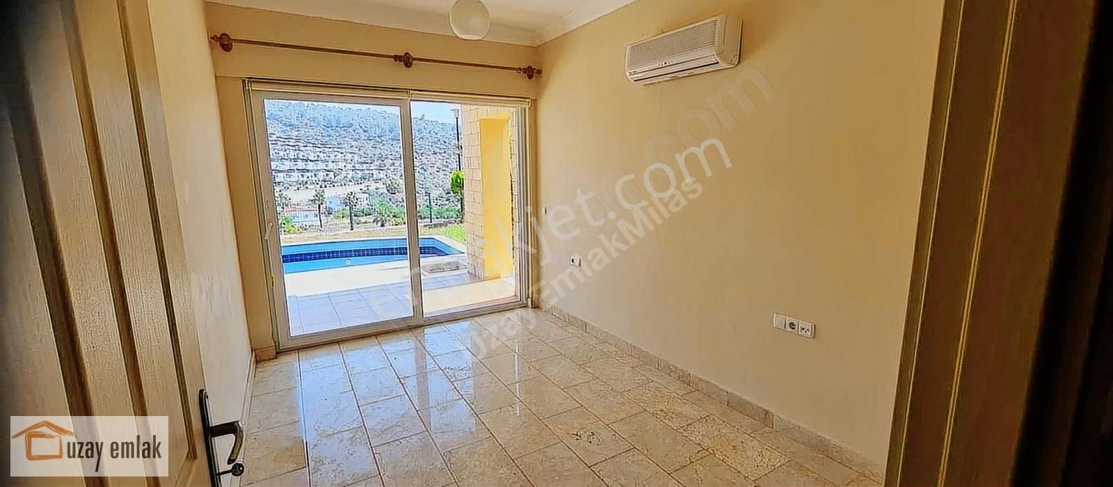 Kıyıkışlacık'da Site İçerisinde Havuzlu Villa - Görsel 12