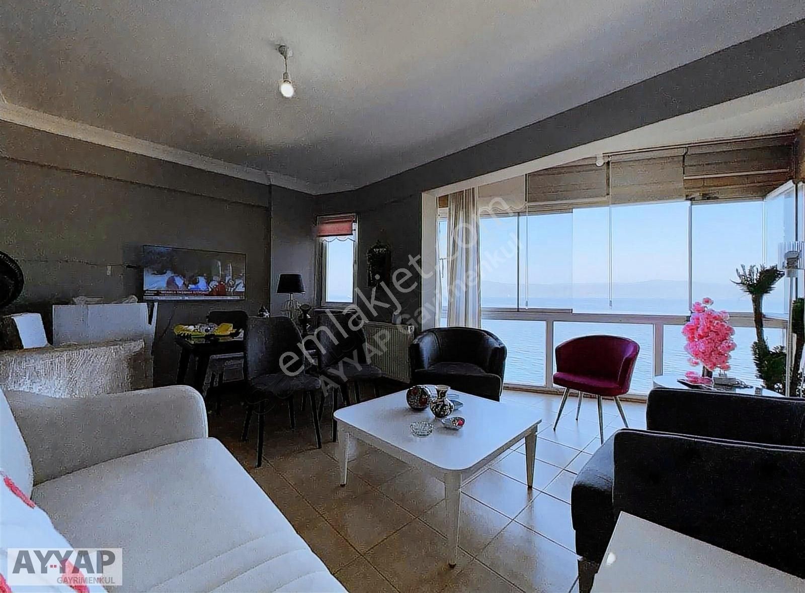 Ayyap Gayrimenkul'den Halitpaşa Sahilde Kiralık 2+1 Daire