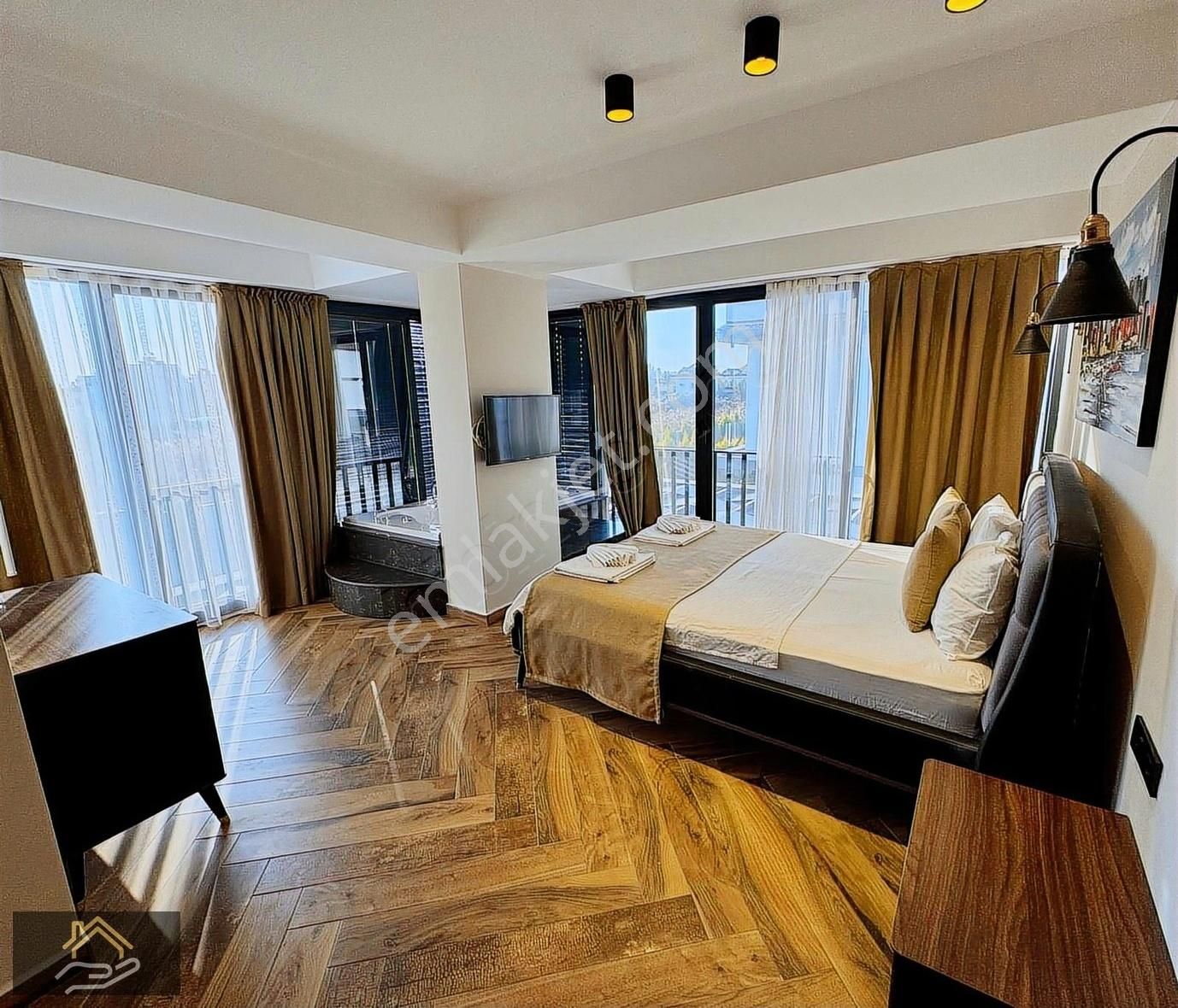 Karlık Gayrimenkulden Satılık Lüx Villa - Görsel 2