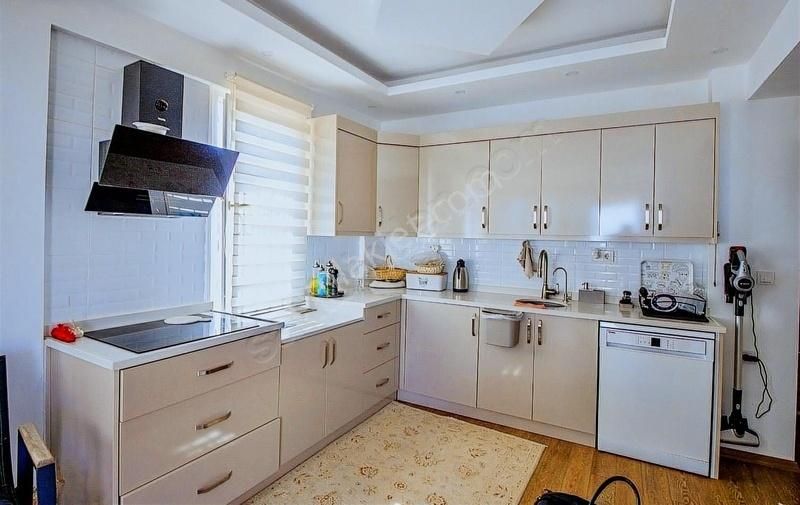 Karlık Gayrimenkul Den Foça Da Satılık Müstakil 6+1 Villa - Görsel 3