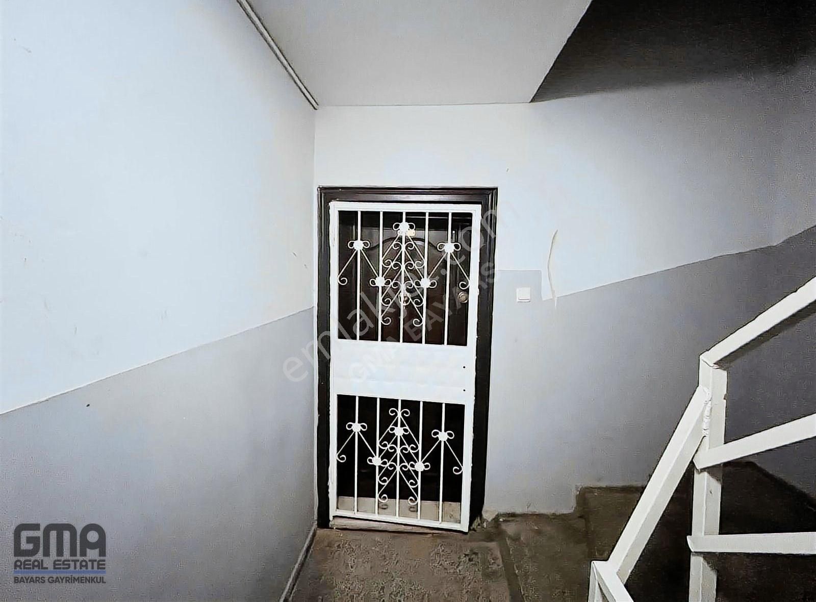 İzmir Parka Yürüme Mesafesinde 3+1 Satılık Daire