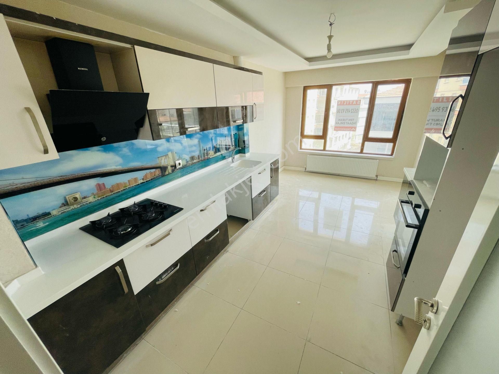 Sancaktepe'de 4+1 Full Yapılı Site Dairesi