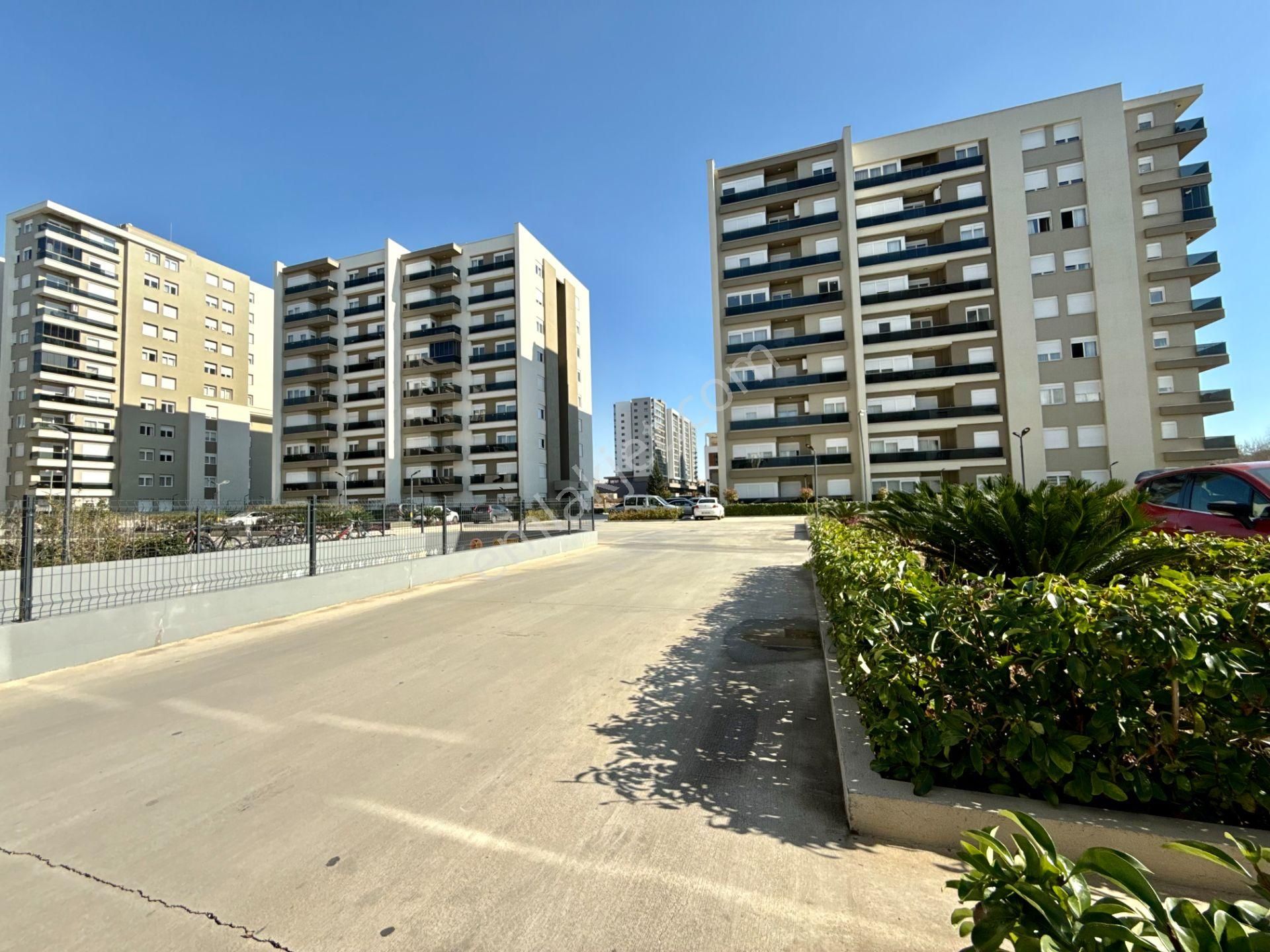 Gülveren Konutlarında Satılık 2+1 Cam Balkonlu Elektrikli Panjurlu Daire