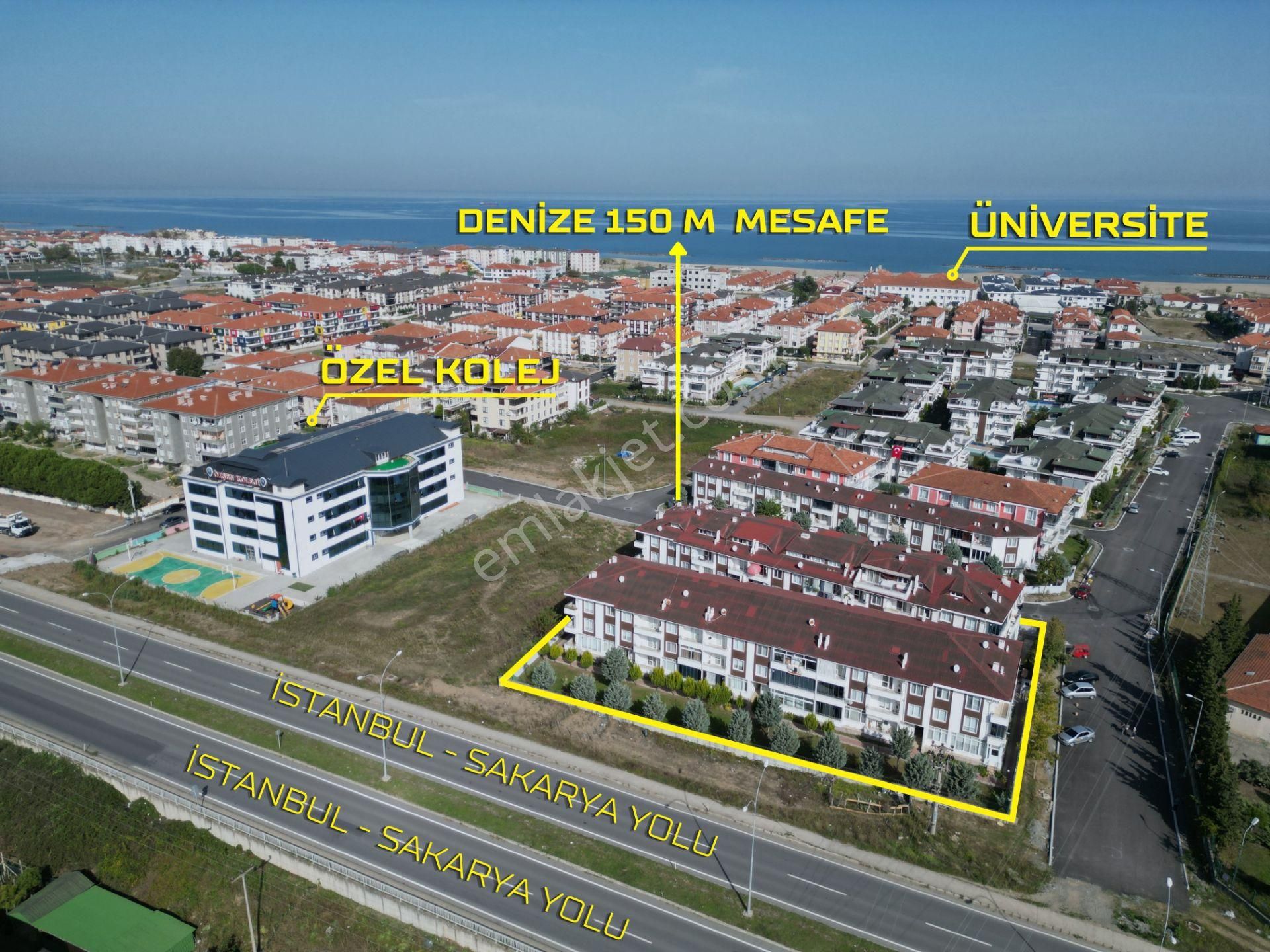 Karasu Sahilde Lüks Havuzlu Sitede Denize 150 Metre Mesafede Geniş M² Satılık 4+1 Dubleks