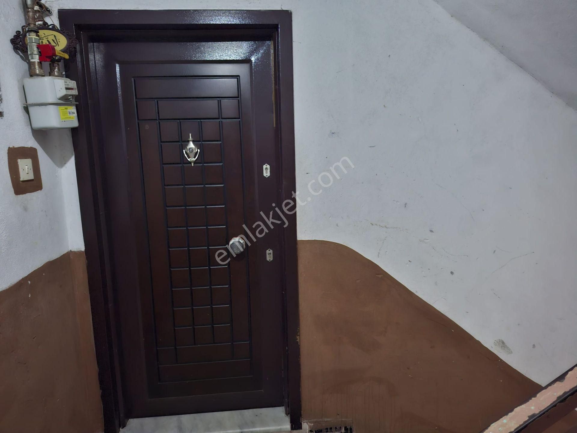 Derince Sırrıpaşada Satılık Uygun 2+1 Ara Kat Daire