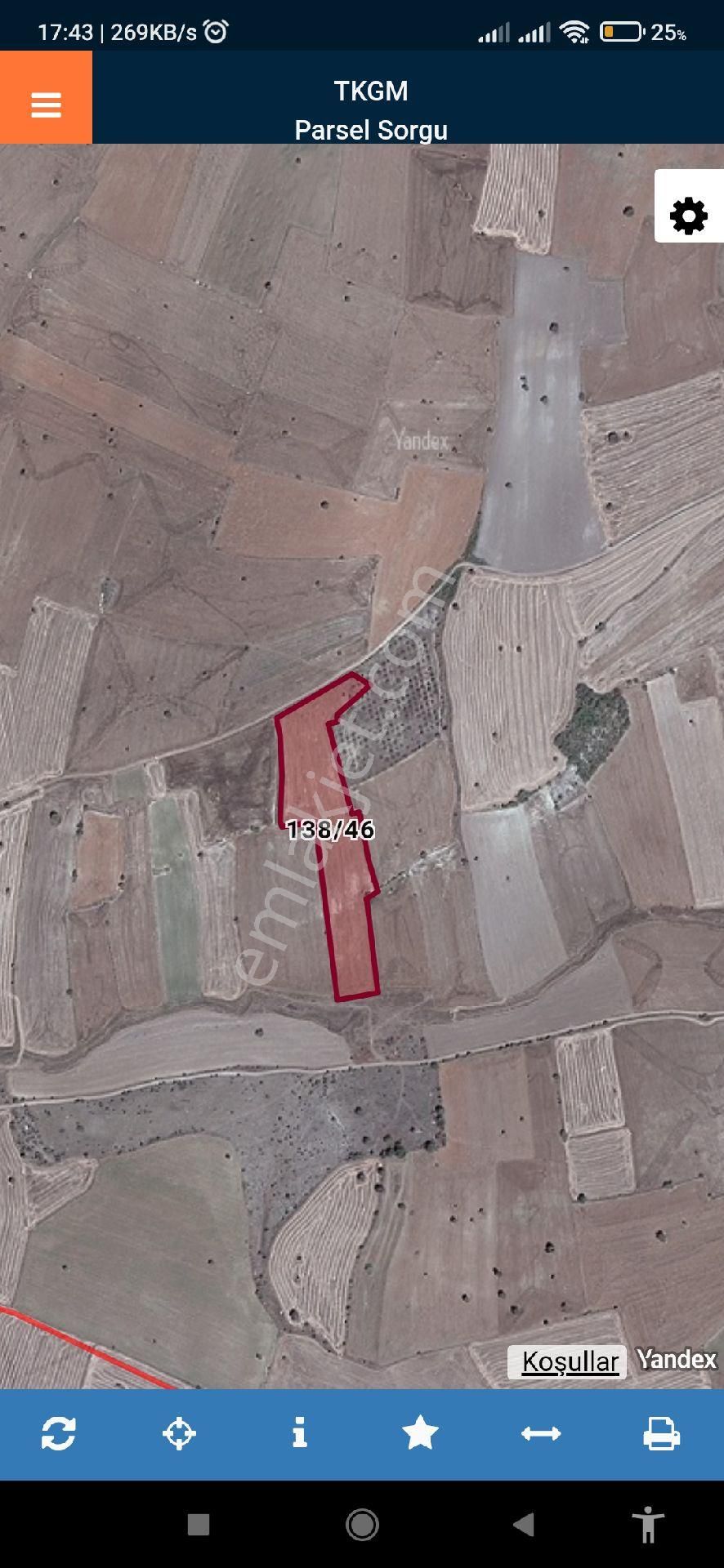 Acele Eden Kazanıyor Uşak Merkeze 13.kilometre Mesafede Kapaklar Köyünde Resmi Yolu Olan 16.550m2