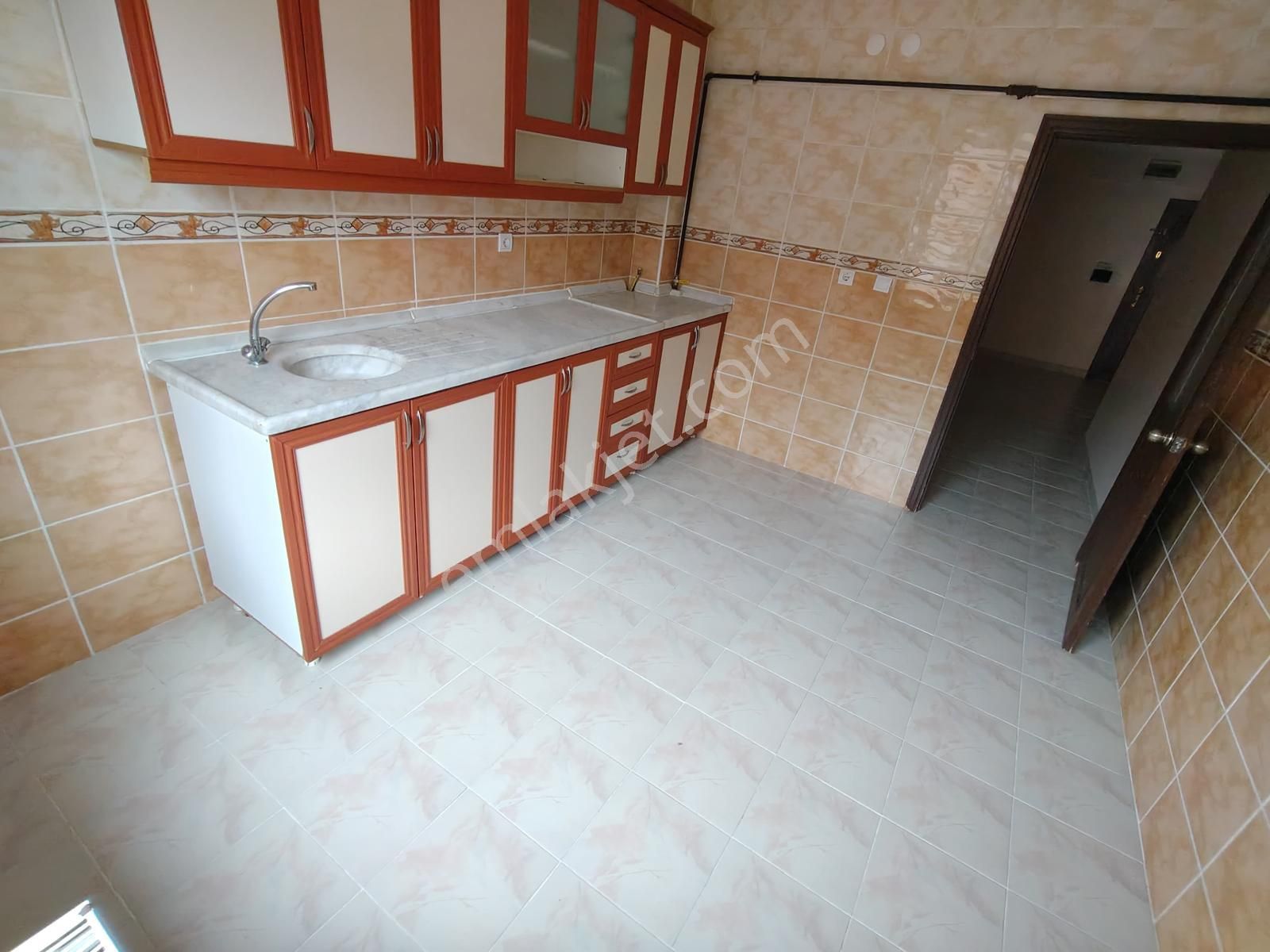 Keçiörende 2+1 Ufuktepe Mah Cadde Yakını Kat Konumlu Daire