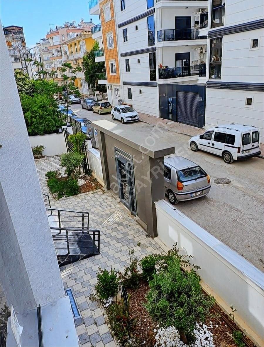 Muratpaşa Sinan Mh. Ara Katda Satılık Sıfır Havuzlu 2+1 Daire