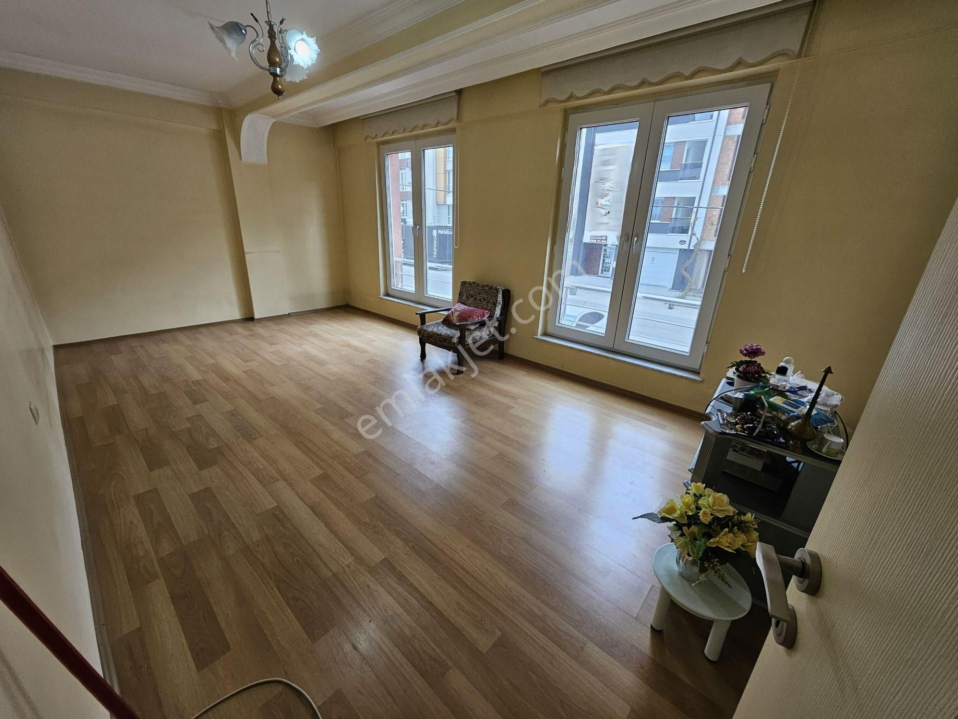 !!!kelepir!!! Kumlubel Esenli Caddesi Üzeri Satılık 2+1 Daire Sj-74