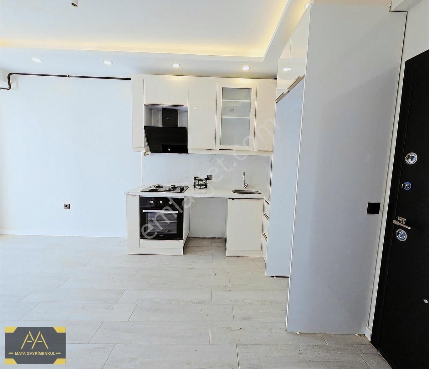 Tekirdağ Ortacami Mah. Balkonlu Ara Kat Kiralık 1+1 Daire