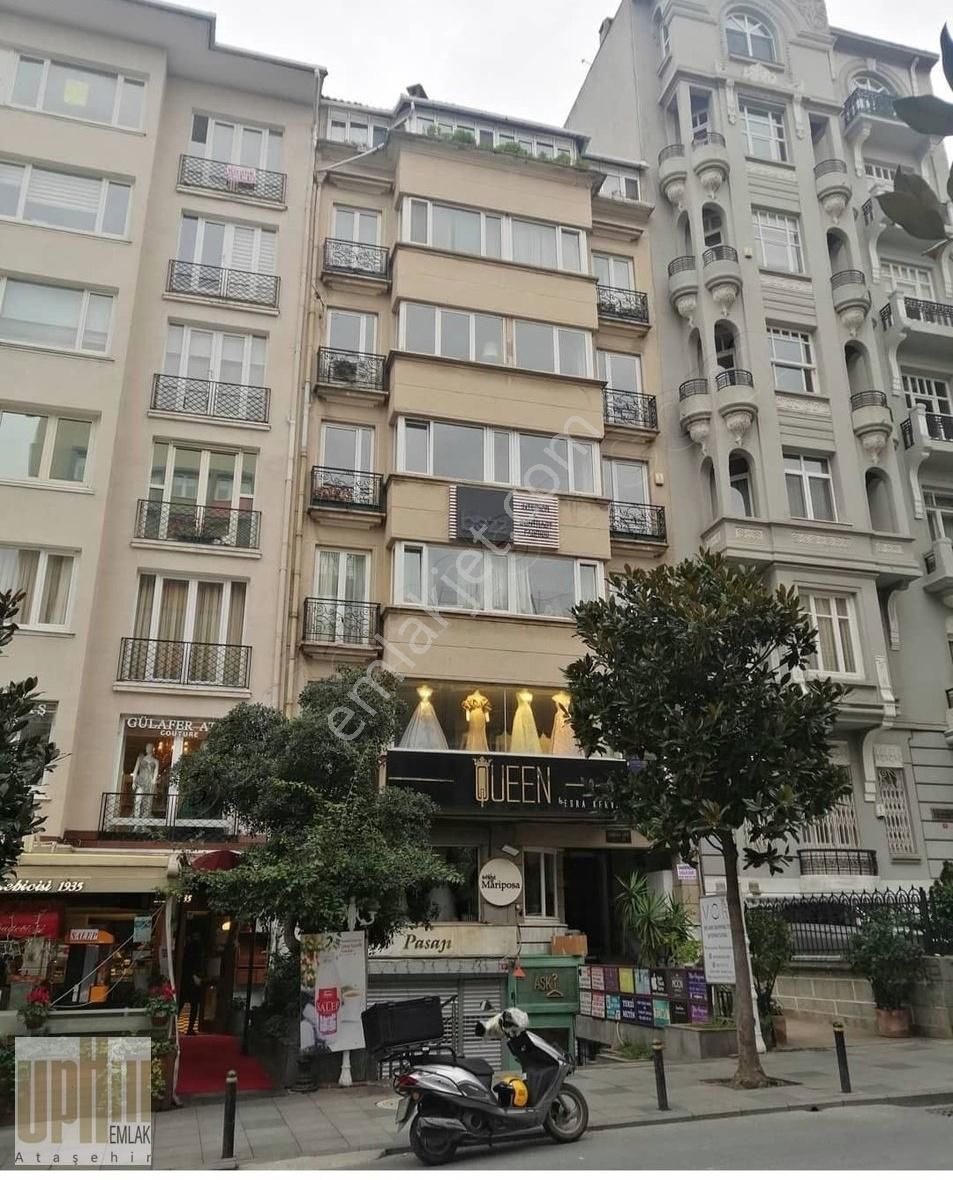 Nişantaşı Teşvikiye Caddesi Bahçe Kullanımlı Kiralık 2+1 Daire