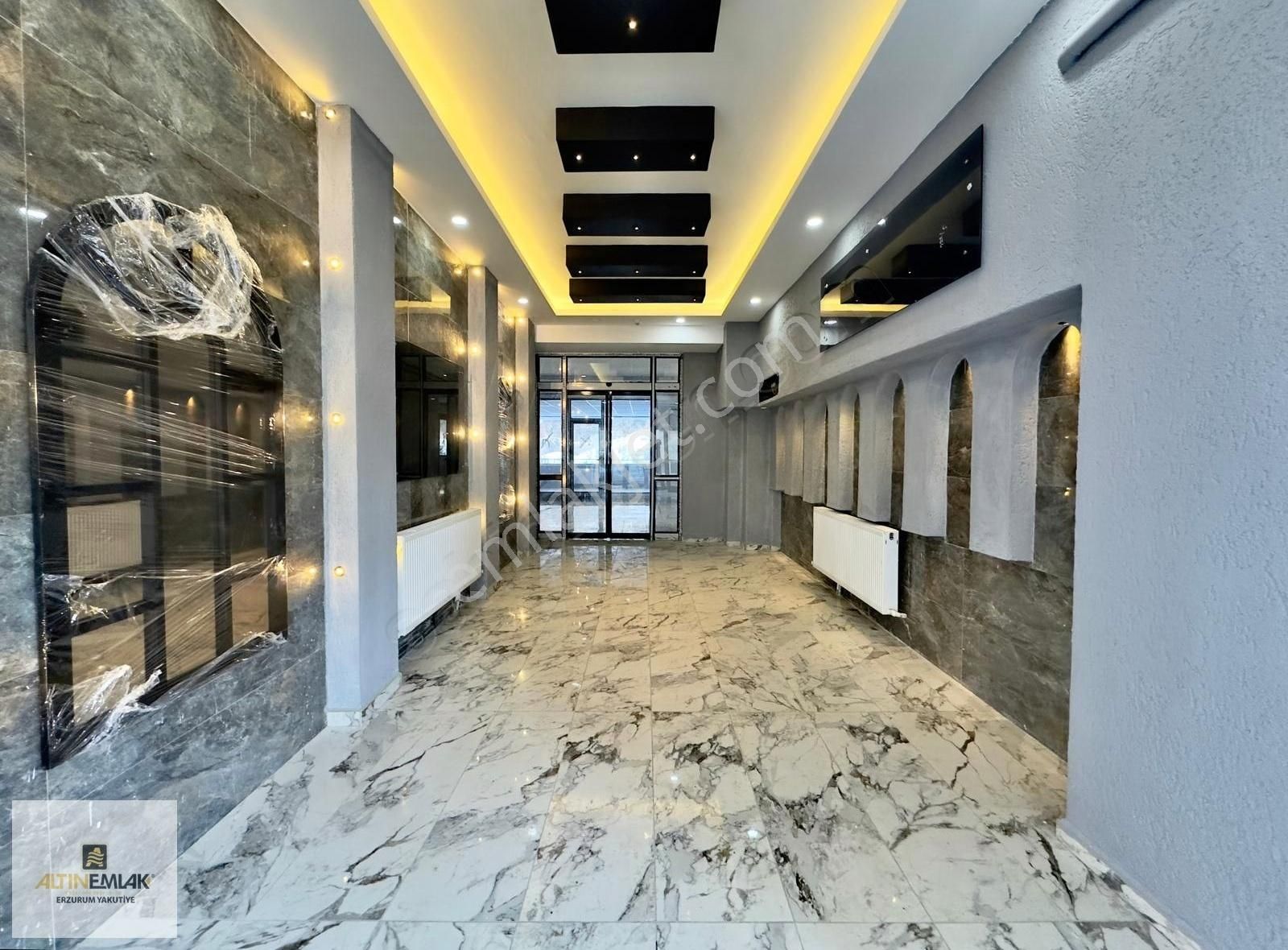 Altın Emlak'tan Şehir Merkezinde 1+1 Otoparklı Satılık Ofisler