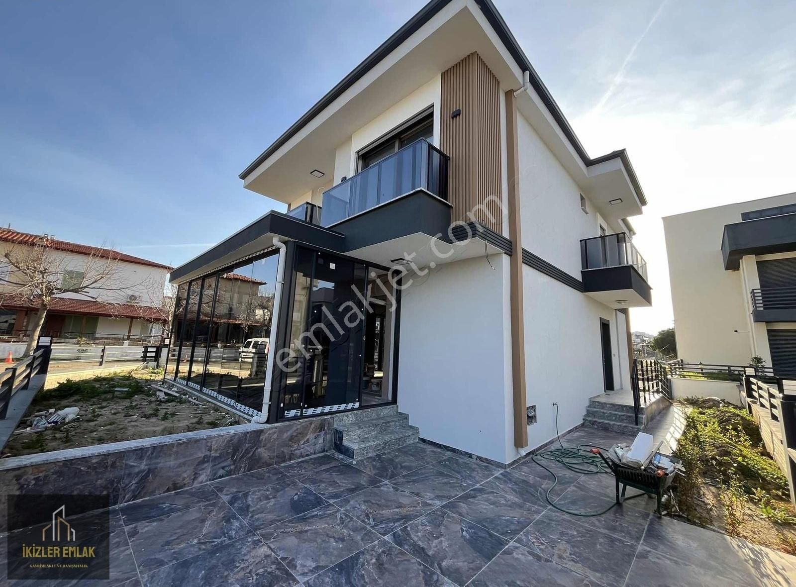 Burhaniye İskele Adyar Mevkii 4+1 Satılık Müstakil Villa