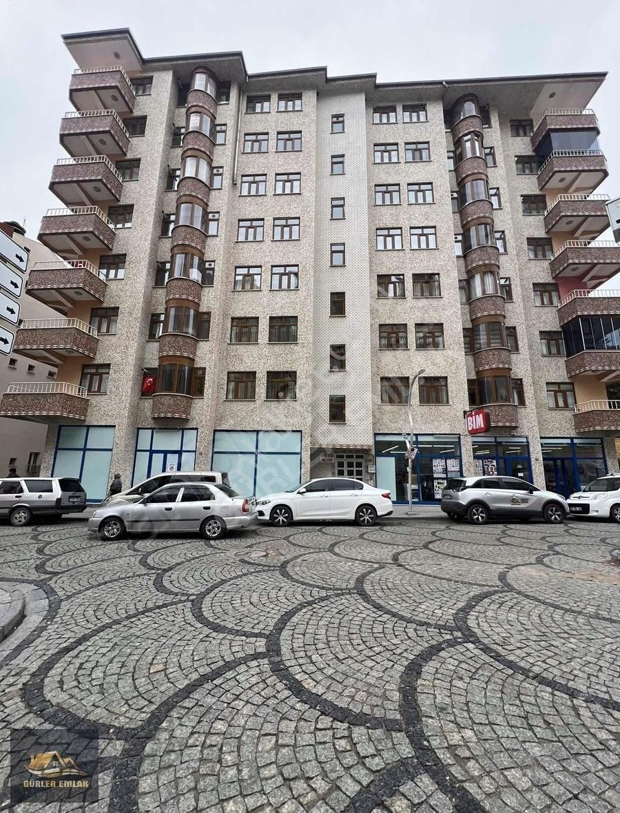 Merkezi Cadde Konumlu