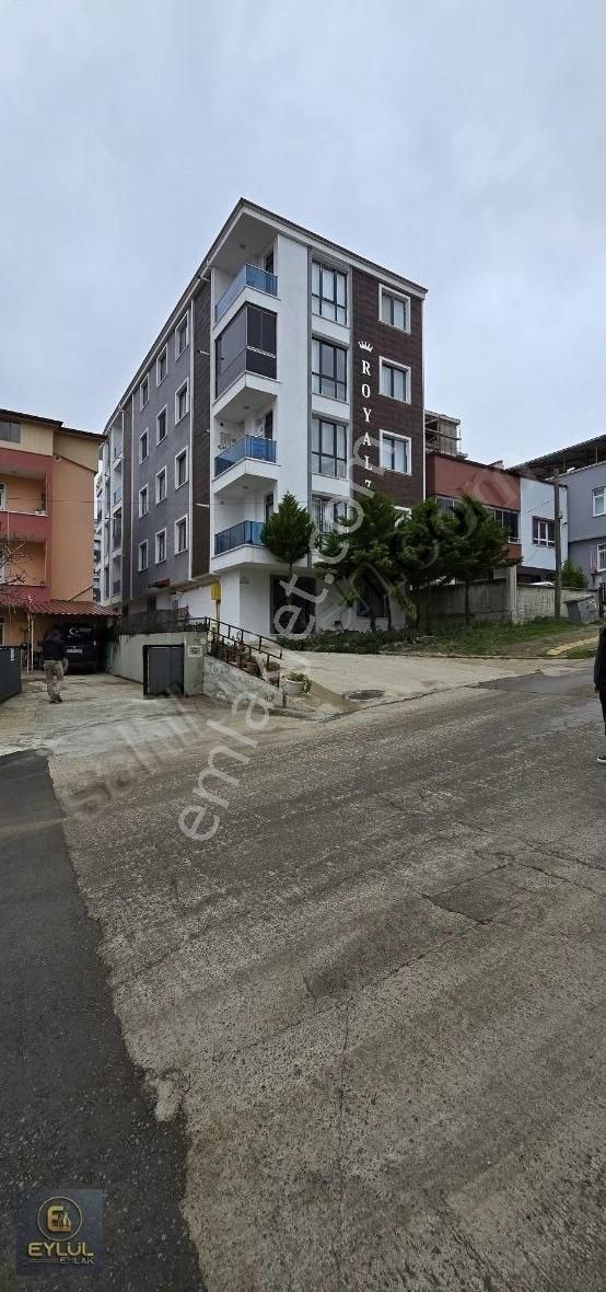 Tranvaya Yat Limanına Çok Yakın