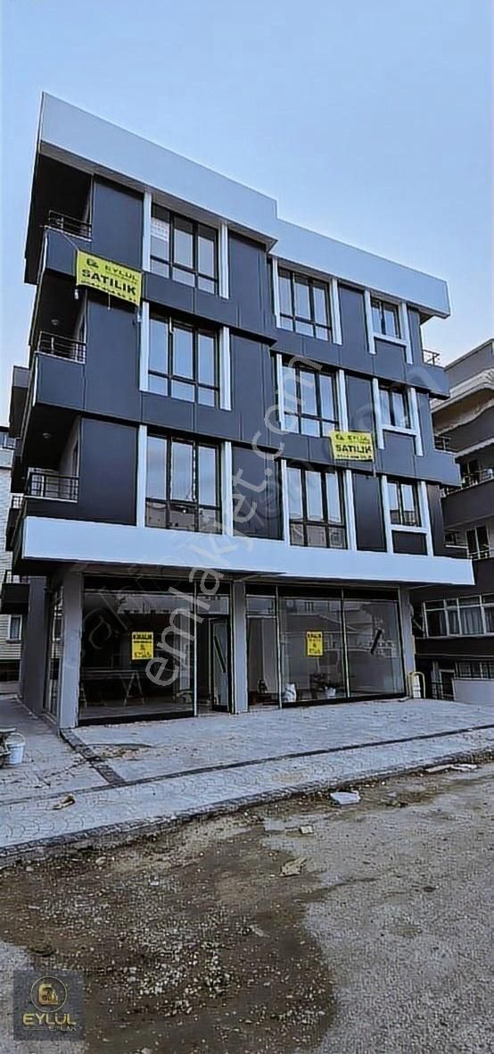 Sahile Çok Yakın