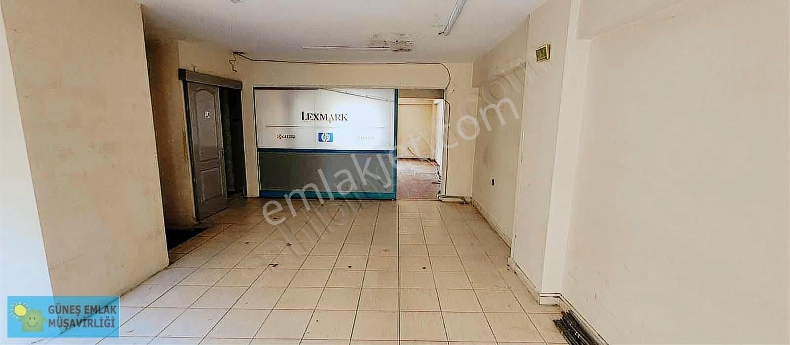 Kahramanlar Fuar Kapısı Yakını Cadde Üstünde Dükkan
