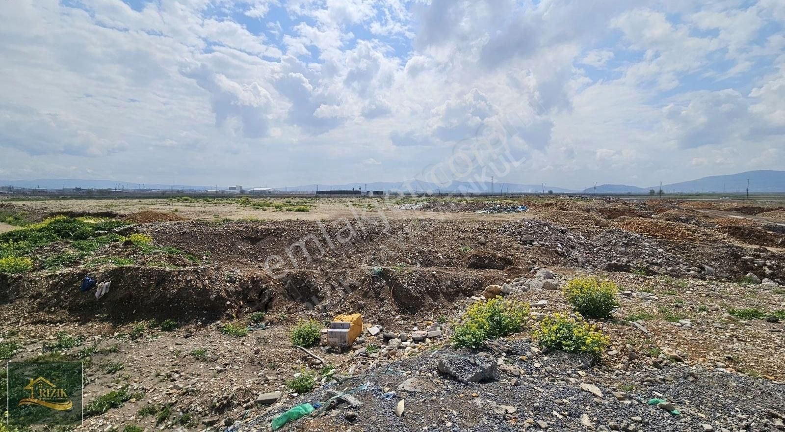 Hayrullah Mahallesinde Güzel Konumda Satılık Ticari Arsa