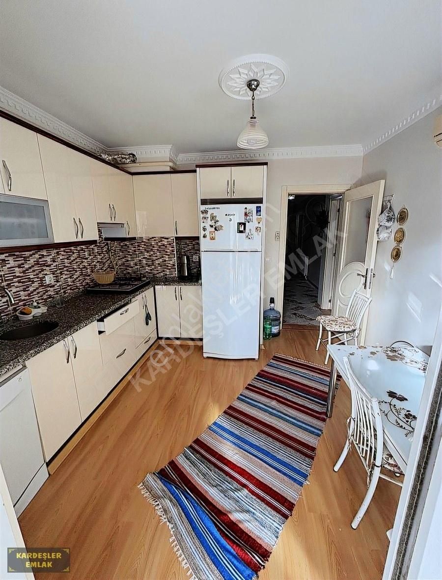 Çarşı Merkezinde Satılık Çift Cepheli 3+1 Daire