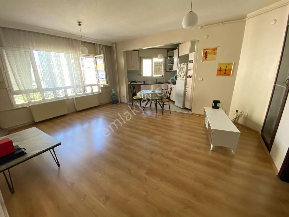 Beylikdüzü Bizimkent Sitesinde 65m2ara Ön Daire 1+1