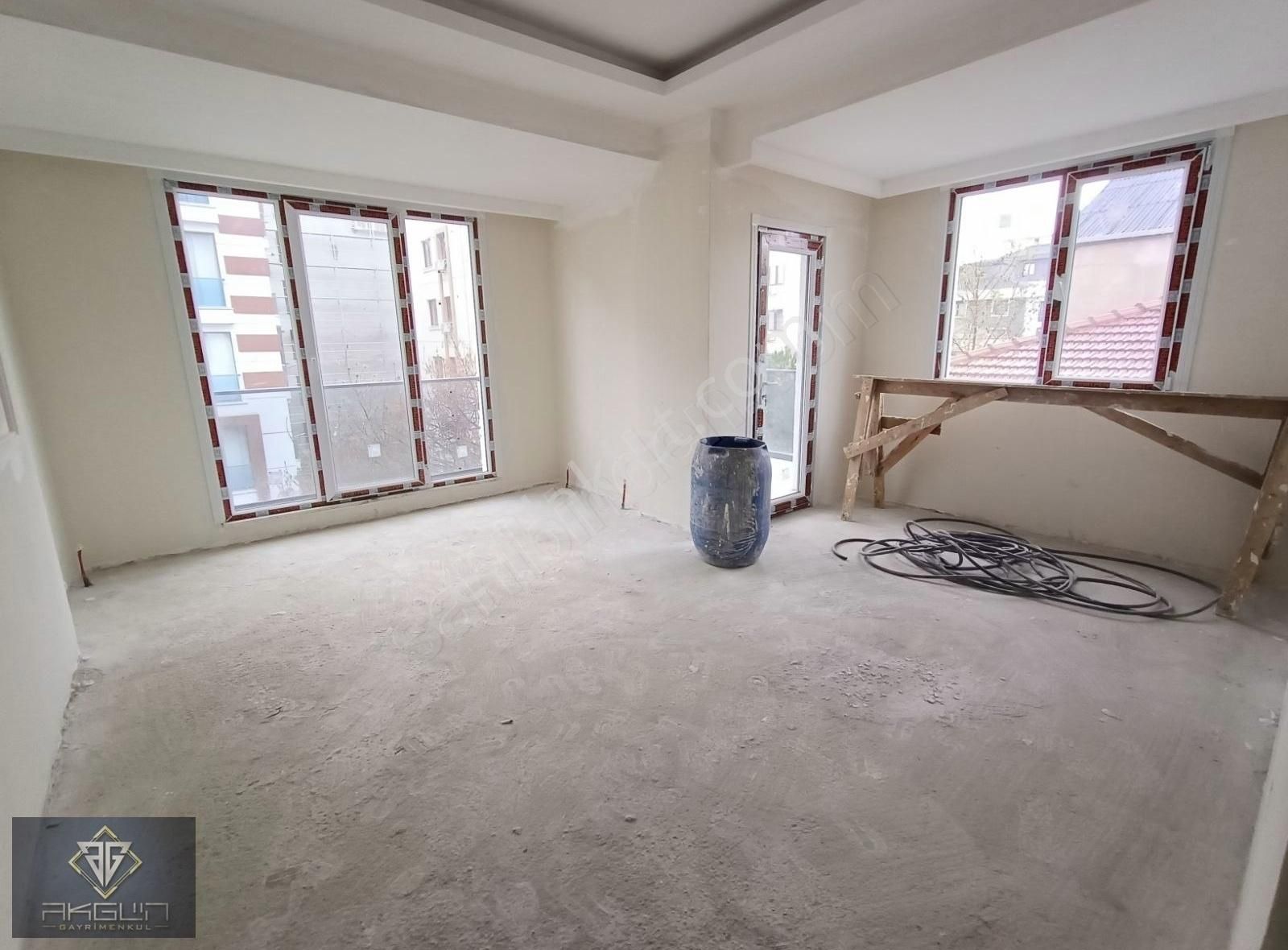 Akgün'den Orhantepe'de 3+1 Geniş Kullanışlı Arakat Satılık Daire