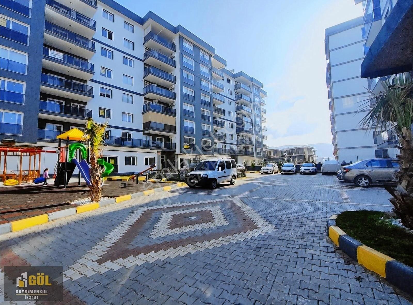 Göl Gayrimenkul'den..site İçinde..lüks..2+1 Kapalı Mutfak.daire.