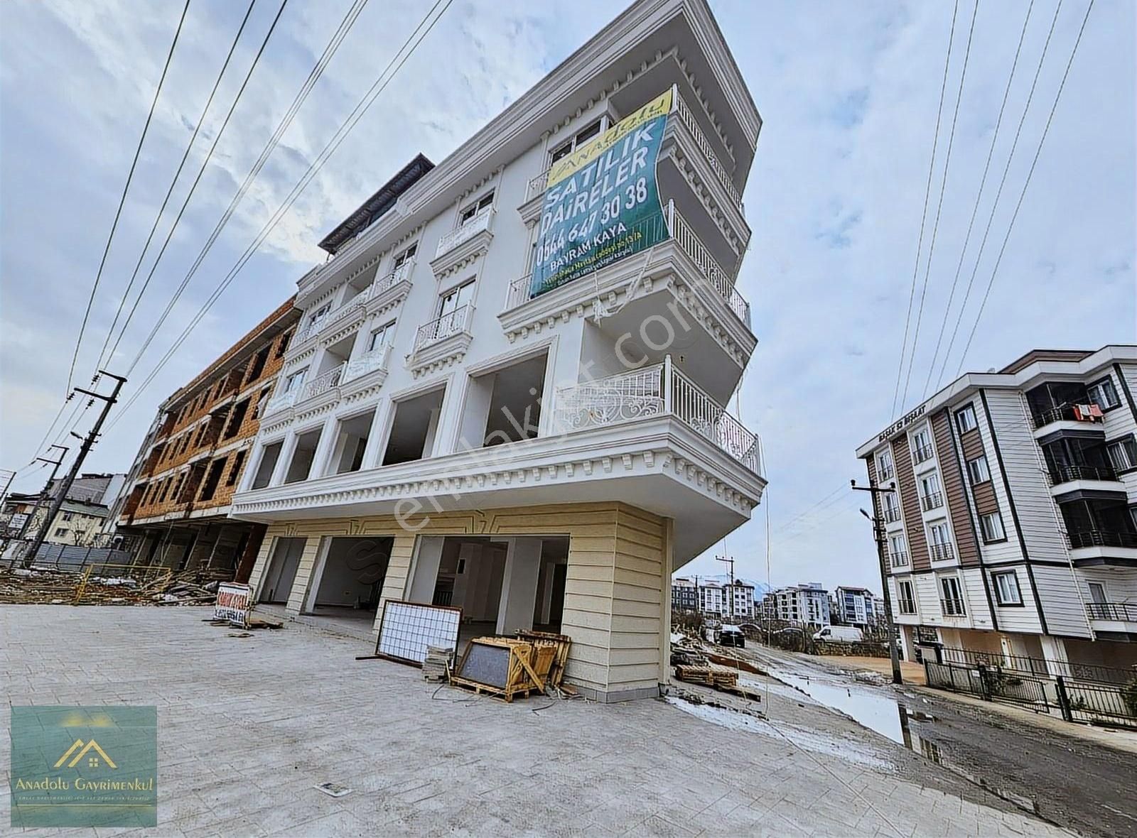 Anadolu Gayrimenkul'den Cumhuriyet Mahallesi Satılık 2+1 ,110 M²