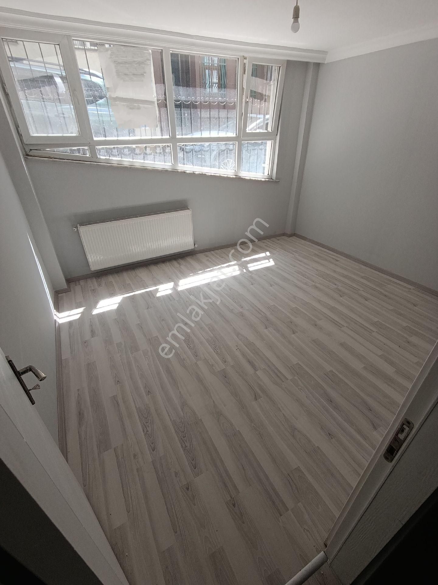Kadıköy Merkezde Rıhtıma Çok Yakın Kendine Ait Bahçe Kullanımlı Temiz Daire
