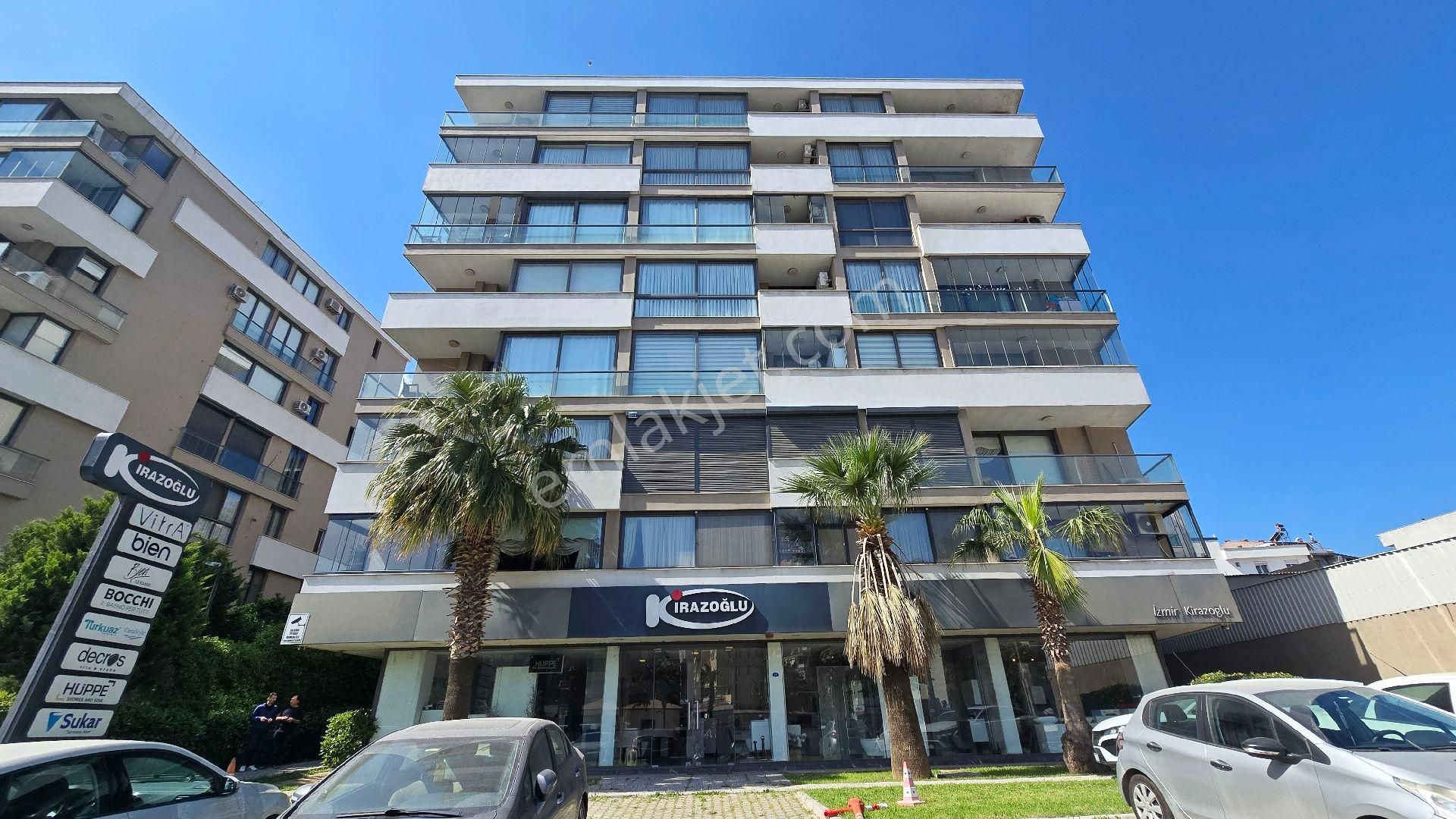 Karabağlar Çalıkuşu Mahallesi Gloriapart Sitesi 3+1 Kiracısız Satılık Daire