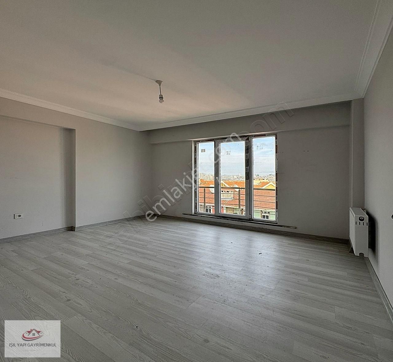 Metrobüse Yürüme Mesafesinde Masrafsız Site İçi 2+1 Ferah Daire!