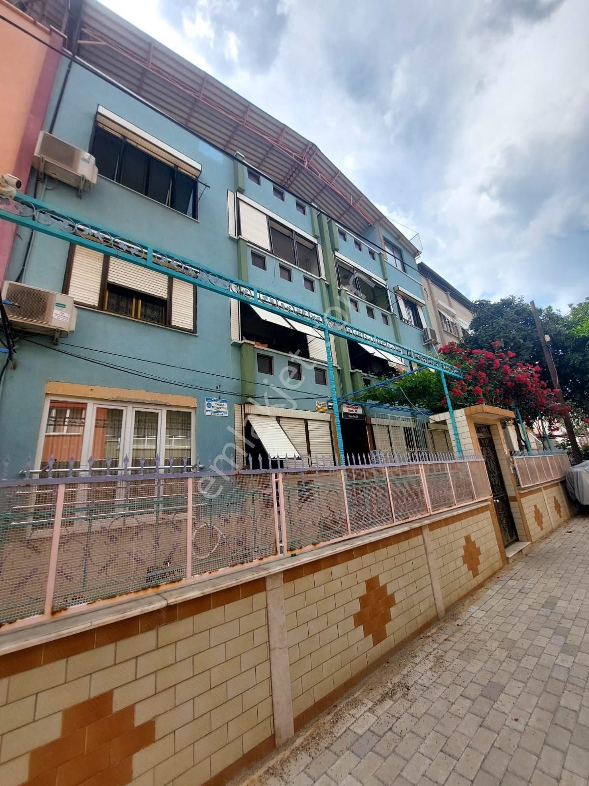 Konut Emlaktan Cumhuriyette Full Tadilatlı 3+1 Satılık Daire