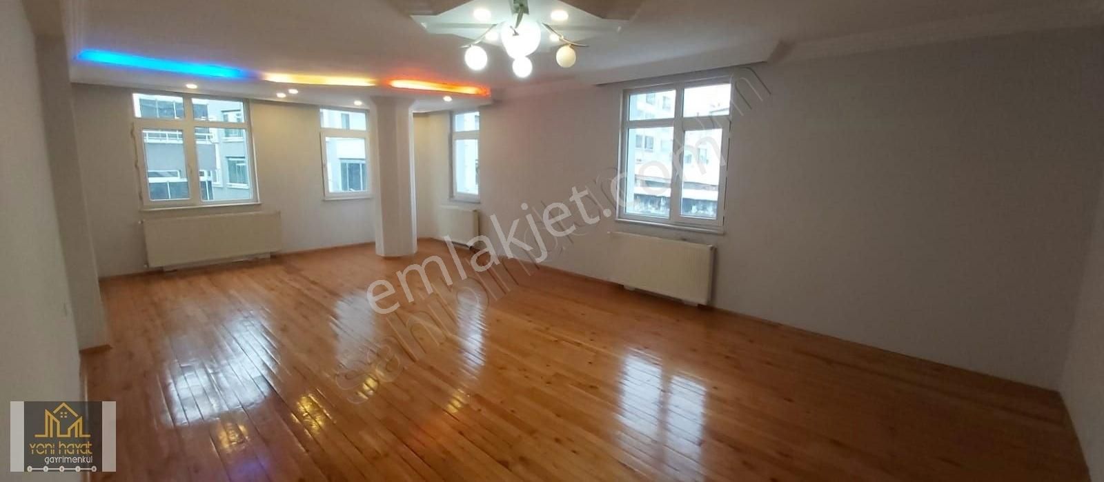 İlyasköy Mh De Cadde Üzeri 4+1 Ara Kat Kiralık Daire