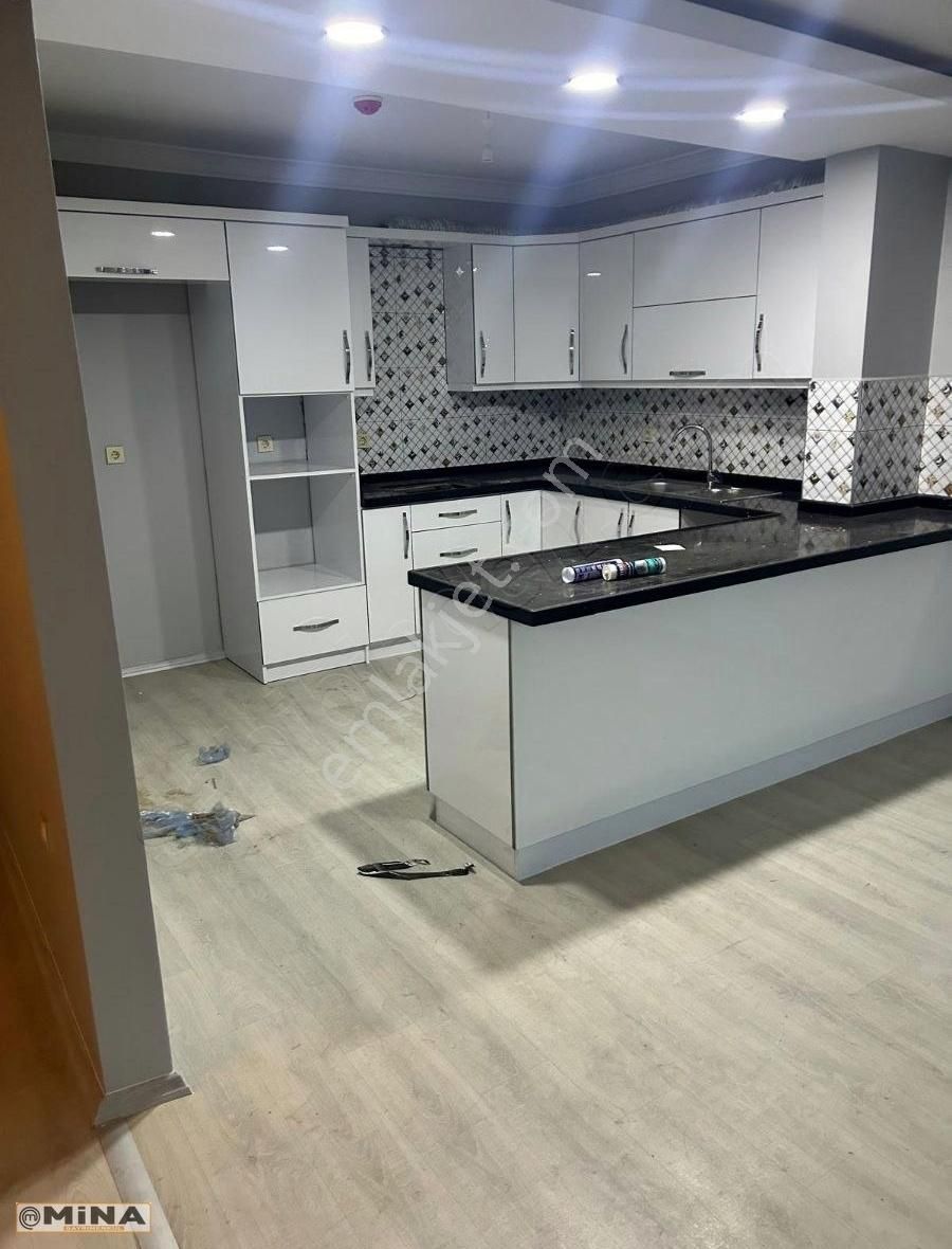 Trabzonda Tek 380 M2 5+1 Fırsat Daire