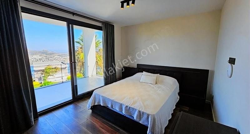 Bodrum Yalıkavak'ta Satılık Deniz Manzaralı Özel Plajlı Villa - Görsel 34
