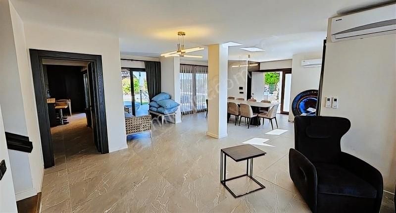 Bodrum Yalıkavak'ta Satılık Deniz Manzaralı Özel Plajlı Villa - Görsel 7