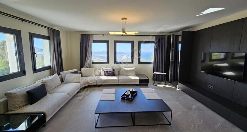 Bodrum Yalıkavak'ta Satılık Deniz Manzaralı Özel Plajlı Villa - Görsel 5